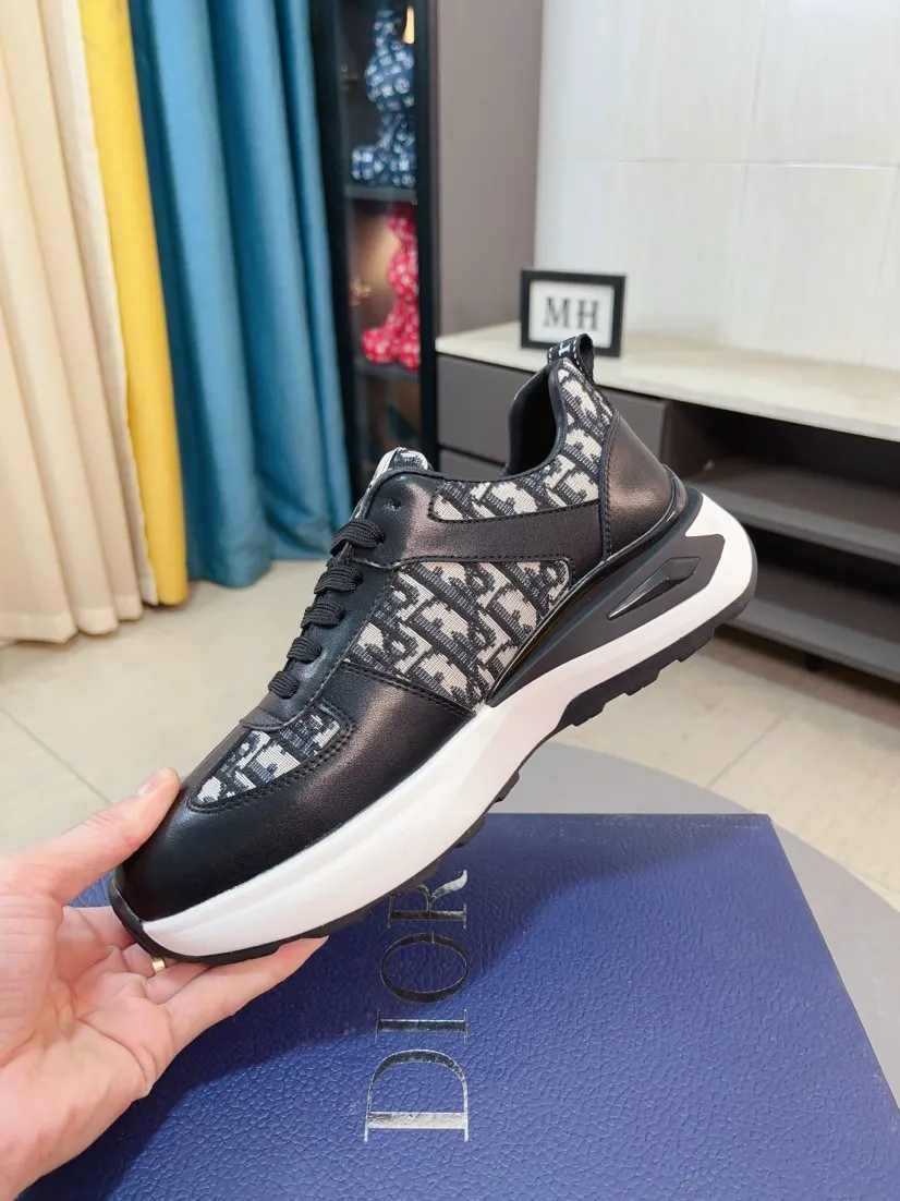 Men's men's shoes 💰458🌹🌹【Dior】Best-selling official website world premiere🔝High-end men's shoes brand official website latest series: The upper is made of imported cowhide with specially designed fabrics➕Mesh breathable lining. Make walking more convenient and comfortable! Compared with the official quality, Midea’s 1:1 replica. Create a fashionable personality to set off your uniqueness! A must-have for trendy men! Classic style. Men's sizes: 38-44.